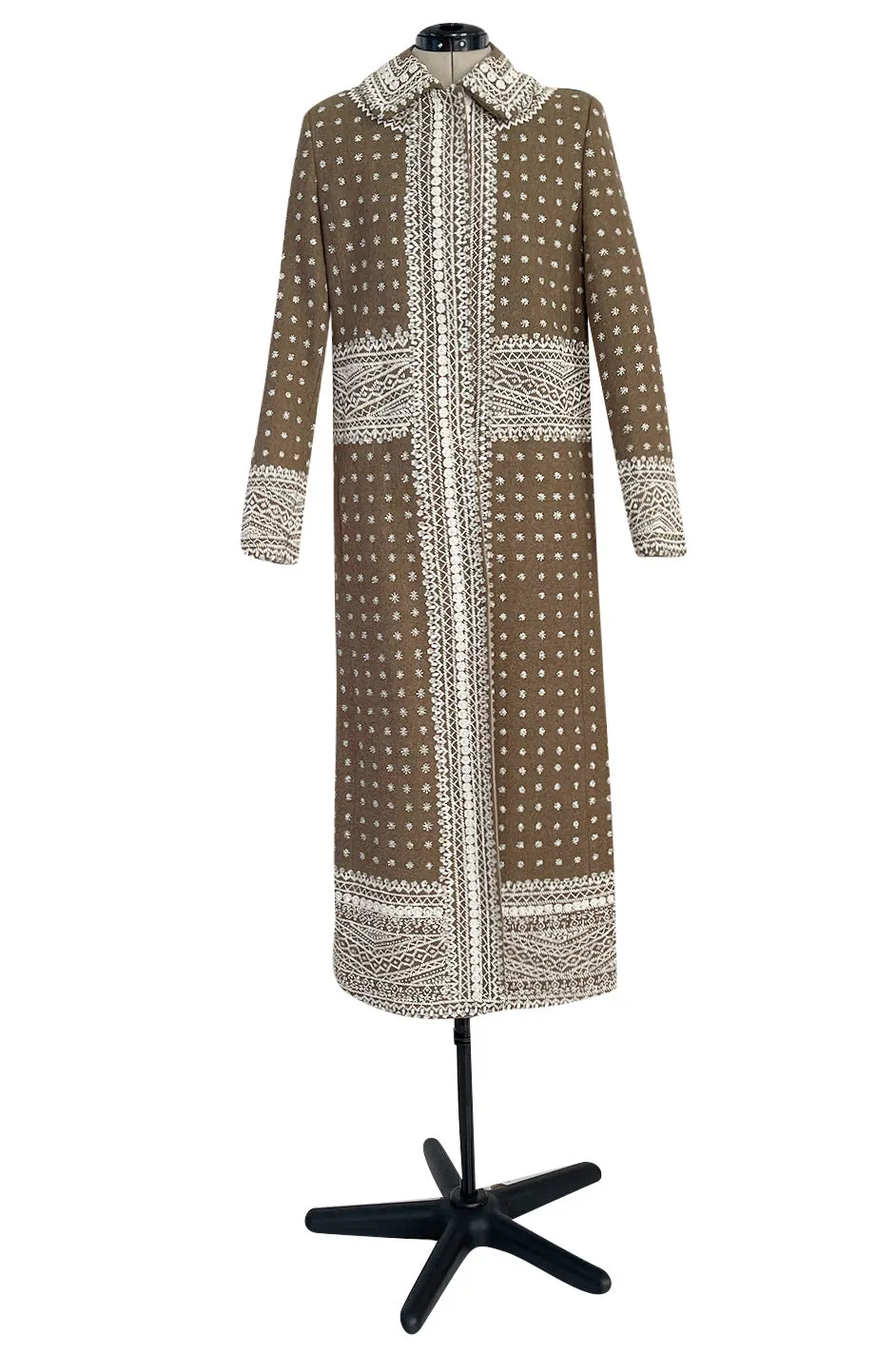 Stunning Fall 2002 Oscar de la Renta Wool & Cashmere Beaded & Embroidered Runway Coat