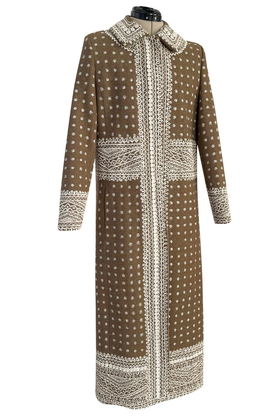 Stunning Fall 2002 Oscar de la Renta Wool & Cashmere Beaded & Embroidered Runway Coat