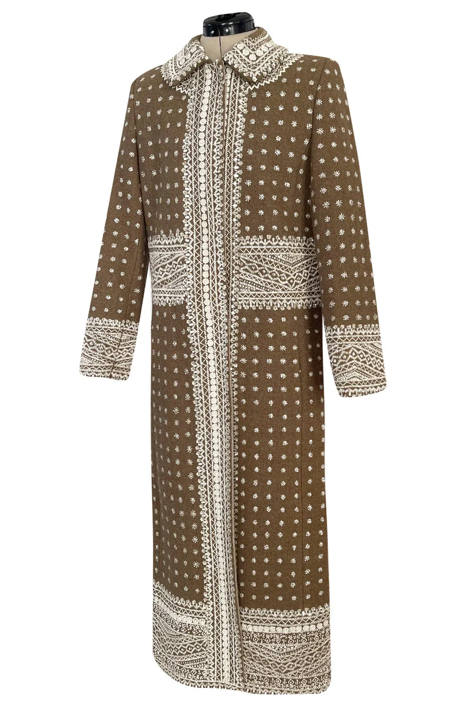 Stunning Fall 2002 Oscar de la Renta Wool & Cashmere Beaded & Embroidered Runway Coat